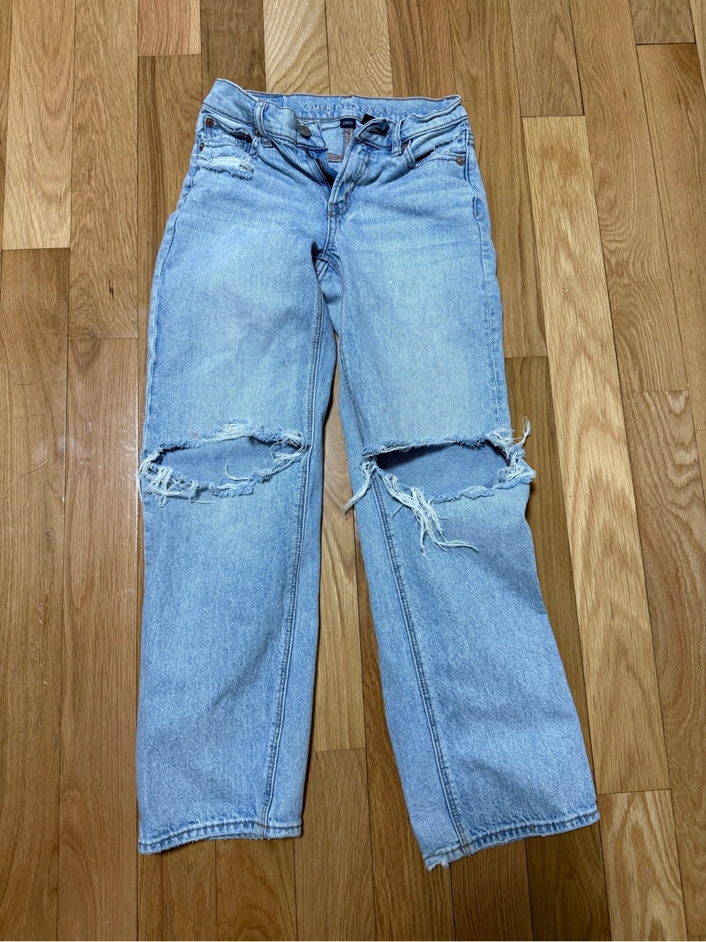 American Eagle Outfitters Strigid Light Wash Distressed Straight Leg baggy Jeans